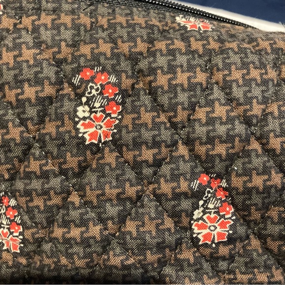 VERA BRADLEY SMALL QUILTED BLACK FLORAL BAG - Picture 6 of 7